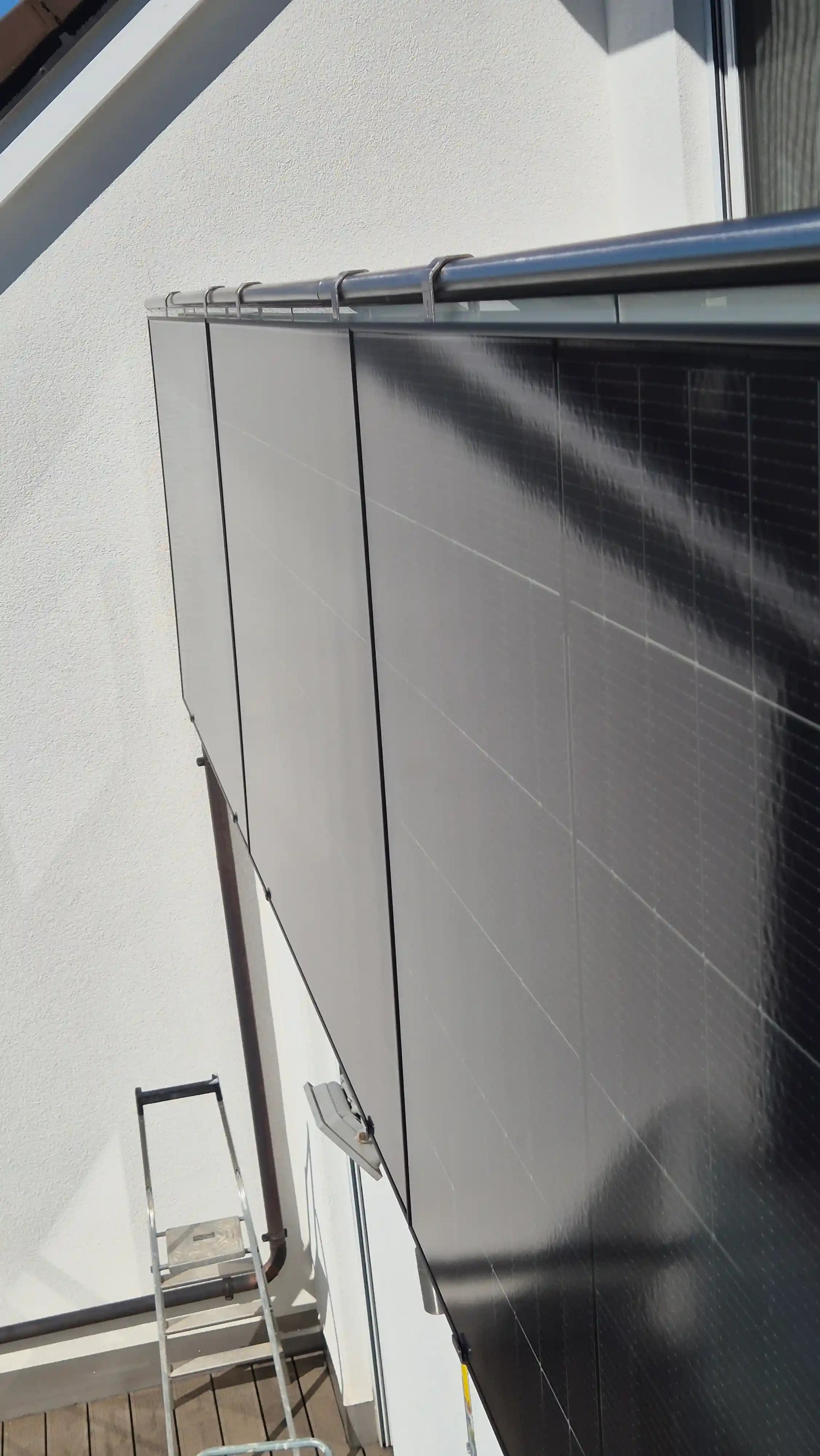 Glasbalkon Projekt 1 Seitenansicht